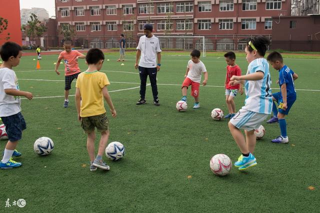 国王大胜篮网重回第八 马克西52分76人胜马刺