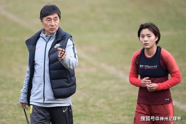 意甲-阿德利处子球吉鲁特奥破门 AC米兰3-1罗马